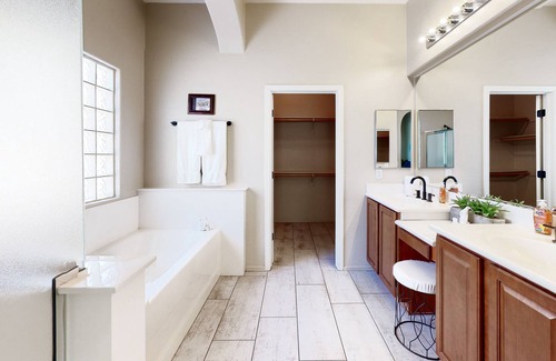 Tramonto Casa | Amazing home with gas grill, patio, firepit, enclosed yard, kitchen, & fireplace