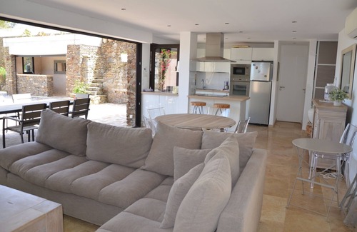 Cap Benat Villa | Increíble casa con vista al mar, piscina climatizada, acceso a la playa en una zona fantástica
