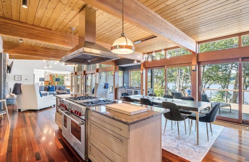 Hyde Park Casa | Amazing Hudson Valley House Nestled in the Cliffs Along the Hudson River...
