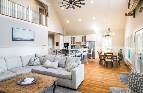 Sherrills Ford Casa | Amazing Lake Views, Heatable Pool & Spa, Private Dock