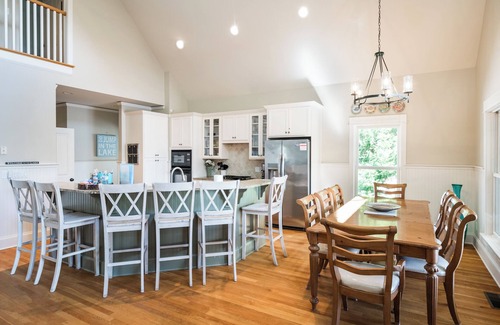 Sherrills Ford Casa | Amazing Lake Views, Heatable Pool & Spa, Private Dock