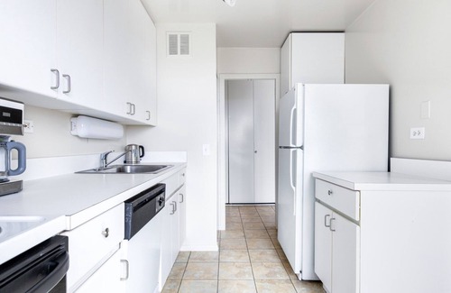 Lake View East Apartamento | Amazing Lakeview 1BR w/ Rooftop Pool, near Wrigley Field, by Blueground