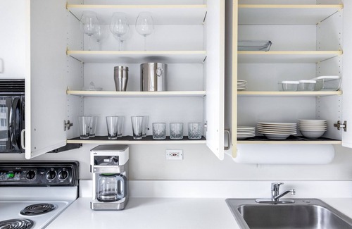 Lake View East Apartamento | Amazing Lakeview 1BR w/ Rooftop Pool, near Wrigley Field, by Blueground