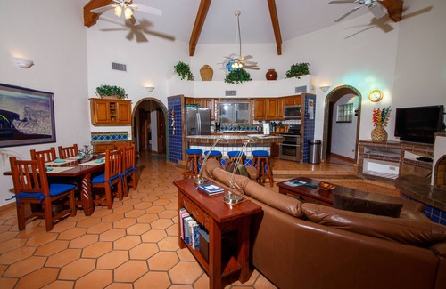 Las Conchas Casa | Amazing Las Conchas Beach Front with Heated Spa & Kayaks!!