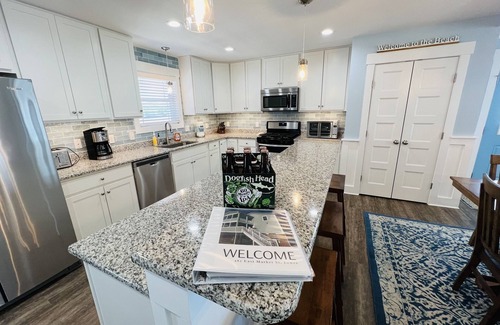 Lewes Casa | Amazing Lewes Location - Walk to Beach by Day, Town by Night! Full-size arcade!
