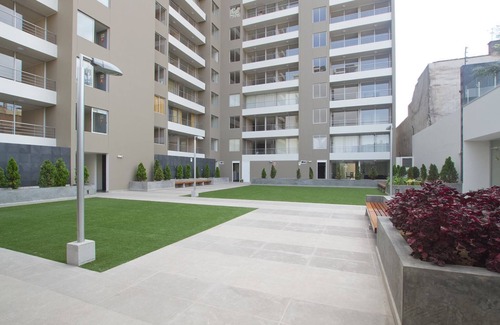 Lince Apartamento | AMAZING Lima View PRIVATE PARK, POOL GYM - LINCE