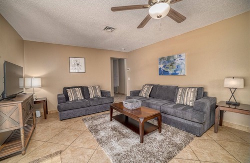 Rancho Oakey Casa | AMAZING location! clean, comfortable 4 BR 2 BA home. SLEEPS 10