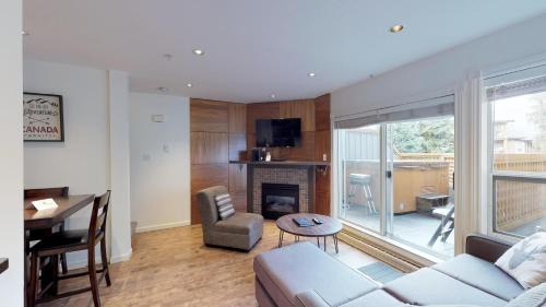 Village North Casa | Amazing Location with PRIVATE Hot Tub by Harmony Whistler