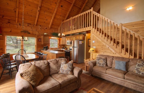 Wears Valley Cabina | Amazing Log Cabin with Awesome Views!