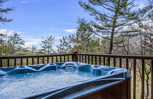 Wears Valley Cabina | Amazing Log Cabin with Awesome Views!