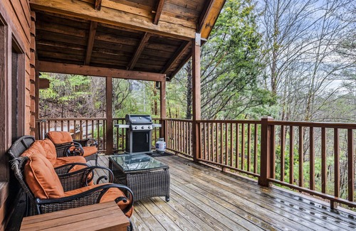 Wears Valley Cabina | Amazing Log Cabin with Awesome Views!