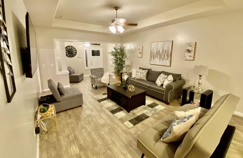 Pumpkin Center Casa | Amazing model home with great backyard! slps 14