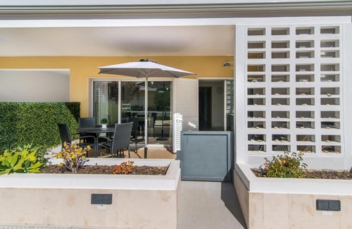 Cabanas Apartamento | Amazing & Modern Apartment in Cabanas Beach with direct pool access (Sleeps 4)