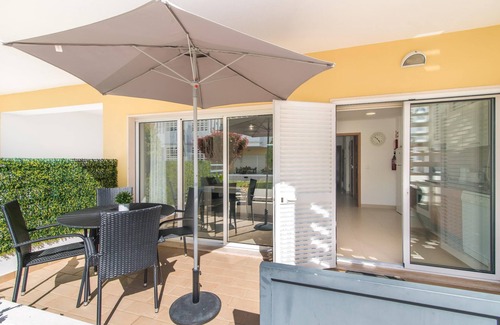 Cabanas Apartamento | Amazing & Modern Apartment in Cabanas Beach with direct pool access (Sleeps 4)