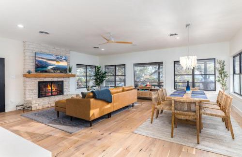 Canyon Lake Casa | Amazing Modern Farmhouse Retreat w/2 Suites