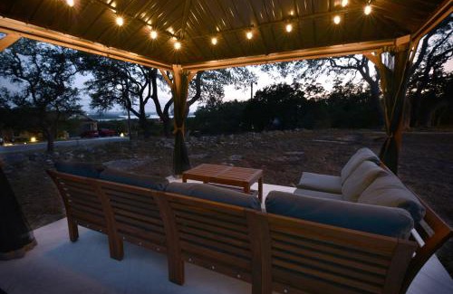Canyon Lake Casa | Amazing Modern Farmhouse Retreat w/2 Suites