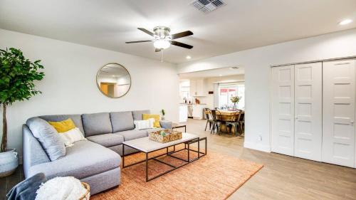 South Scottsdale Casa | Amazing Modern Remodel Near Old Town with HEATED Pool