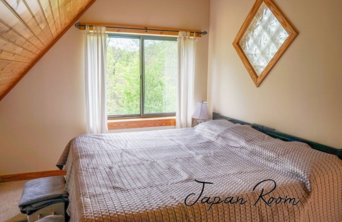 Asheville Cabina | Amazing Mountain Lodge Retreat on 63 Acres - 20 minutes from Asheville