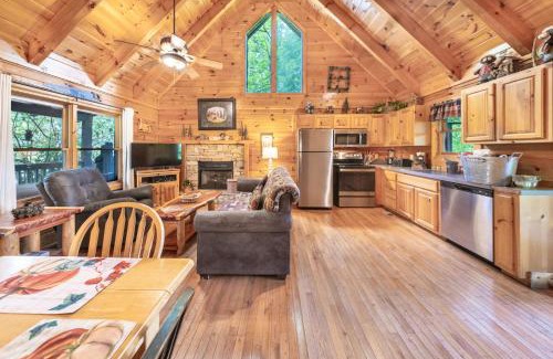Pigeon Forge Casa | Amazing Mountain View Cabin! Hot Tub Pool Table