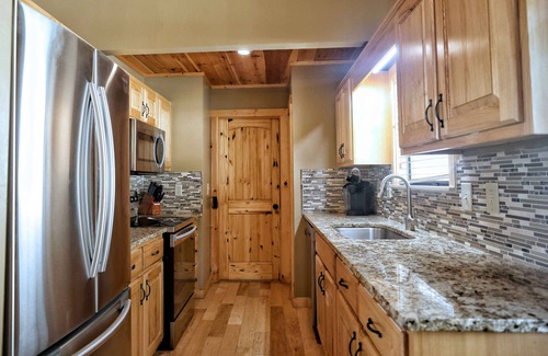 Chalet Village Cabina | ¡GUAUU! Mt LeConte & Ober ¡VISTAS! Cabina de lujo 2/2, 3 chimeneas, 3. 4 mi al centro