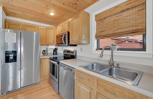Chalet Village Chalet De Esquí | Amazing Mt.Leconte views/Firepit/Hot Tub