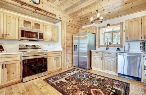 Quandary Village Casa | AMAZING MTN VIEWS!Hot Tub!Pets!Game Room!Sauna!Fitness Equipment!Near Trails!
