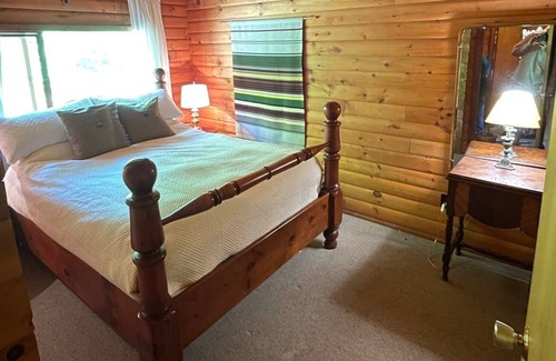 Seguin Chalet De Esquí | Amazing Muskoka lakeside log home for 2 families (pet friendly!)