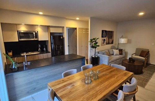 Puerta de Hierro Apartamento | Amazing new apartment near Andares 310A