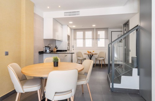 Barrio de La Latina Apartamento | Amazing new duplex for 4 (Latina Toledo atico III)