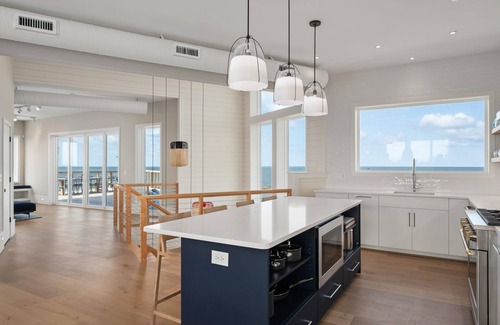 Salvo Casa | Amazing Newly Built Modern Home w/ Saltwater Pool - Simply the best!