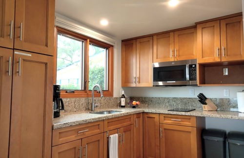 Cielito Casa | Amazing Ocean/Coastline/Mountain views. Pvt. 1-Bdrm Guest Home w/Patio, Hot Tub