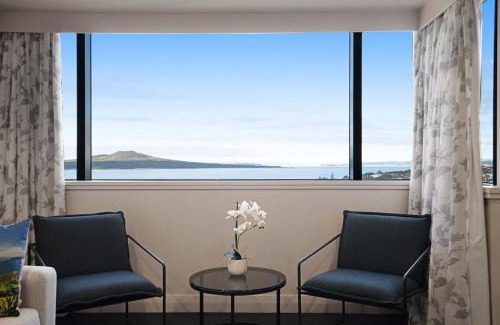 Takapuna Apartamento | Amazing Ocean Views 1BR w Rooftop Pool Gym Tennis
