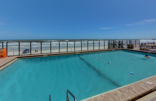 Daytona Beach Shores Condominio | Amazing Oceanfront 3BR/3BA Condo with Incredible Views!