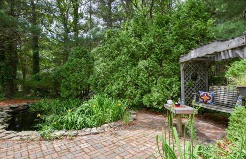 East Orleans Casa | Amazing Outdoor Space Access to Town Cove
