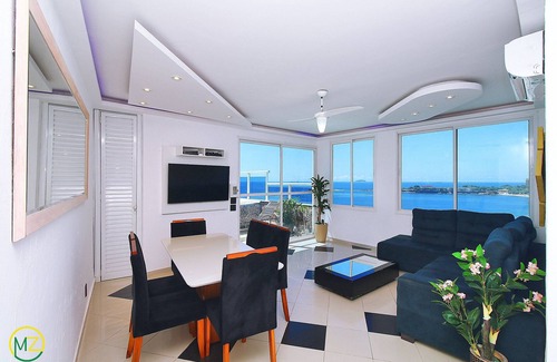 Copacabana Apartamento | Increíble ático con jacuzzi y vista frontal al mar