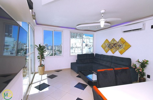 Copacabana Apartamento | Increíble ático con jacuzzi y vista frontal al mar