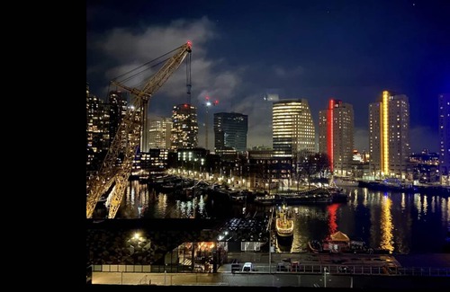 Stadsdriehoek Apartamento | Amazing Penthouse Apartment with Incredible Roof top Padio Views