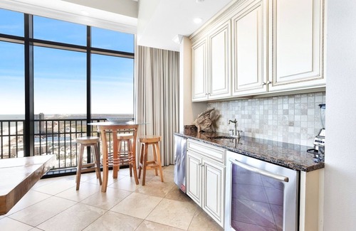 Orange Beach Condominio | Millones de $ Vistas! Platinum, Penthouse! Lujo ~ Unidad de esquina ~ Frente al golfo ~ ¡Exclusivo!