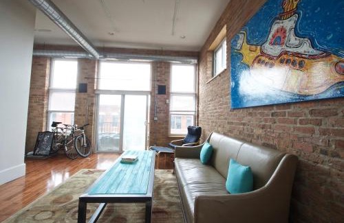 Wicker Park Casa | Amazing Penthouse Skyline Views!