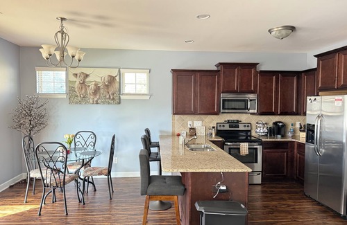 South View Casa | 🤩Amazing Pool🏖️-Fire Pit🔥 - Cozy Backyard 🫶- 20 min to Fort Bragg!