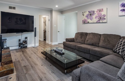 Winnetka Casa | Amazing Private house with POOL& 3 bedrooms in the heart of LA