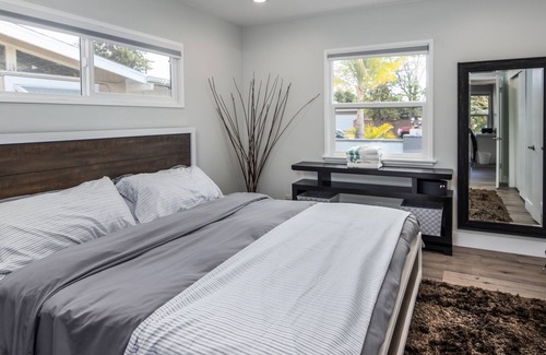 Winnetka Casa | Amazing Private house with POOL& 3 bedrooms in the heart of LA