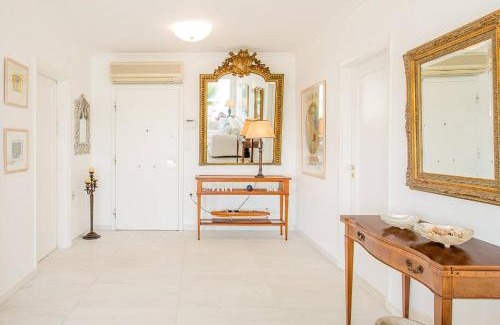 Vouliagmeni Casa | Amazing private rooftop terrace!