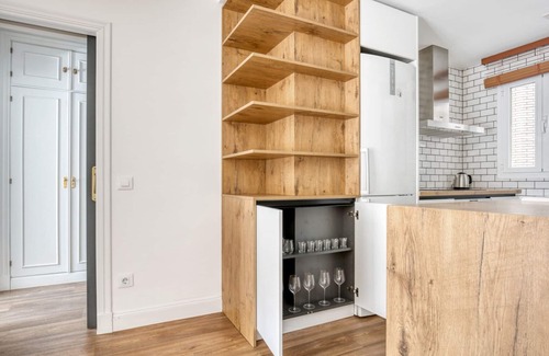 Ibiza Apartamento | Amazing Retiro 1BR, in the best area of Madrid, by Blueground