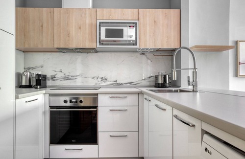 Ibiza Apartamento | Amazing Retiro 2BR, in the best area of Madrid, by Blueground