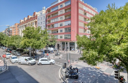 Ibiza Apartamento | Amazing Retiro 2BR, in the best area of Madrid, by Blueground