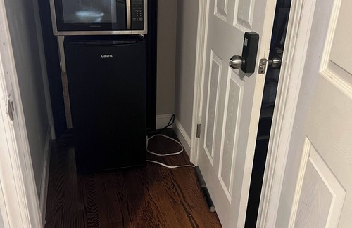 Irvington Casa | Amazing room with AC in charming Irvington