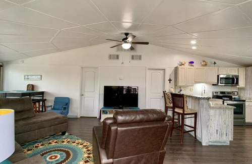 Wilmington Beach Casa | ❤️Amazing Round House - Easy Self Check-In, Just Steps to Beach!
