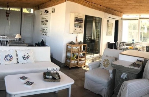 Bodrum City Center Apartamento | Amazing sea view 5 minutes to the beach restaurant’s bars