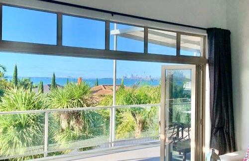 Te Atatu Peninsula Casa | Amazing Seaview House